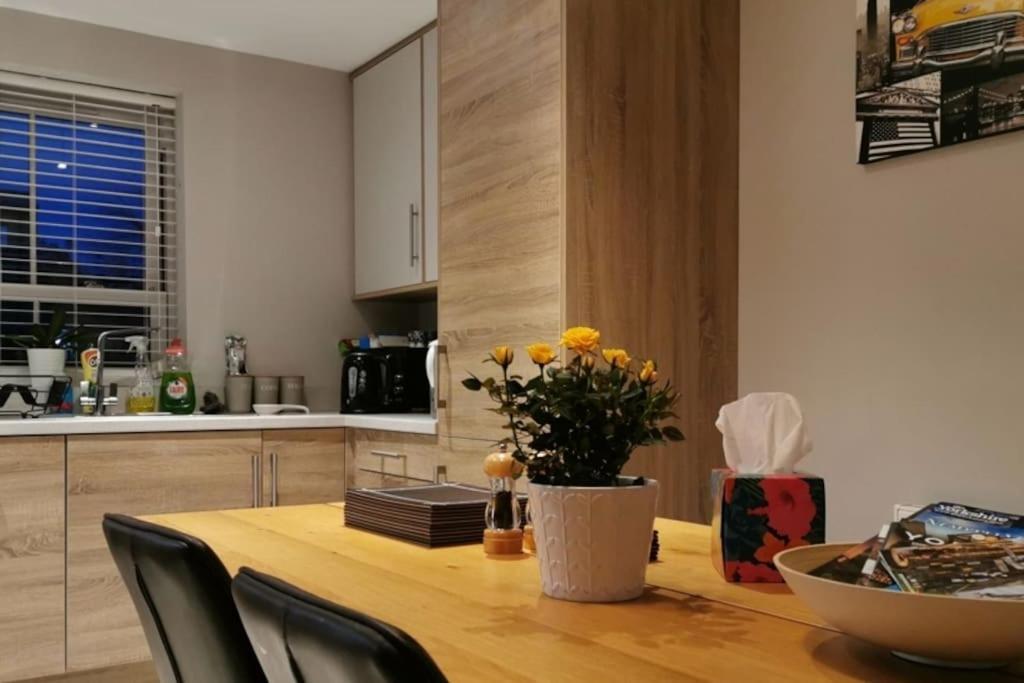 3 Bedroom Townhouse, Free Parking York Exterior foto
