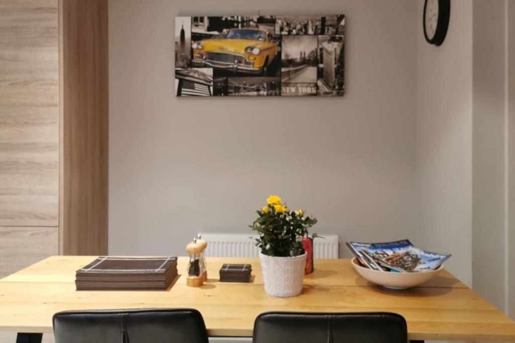 3 Bedroom Townhouse, Free Parking York Exterior foto