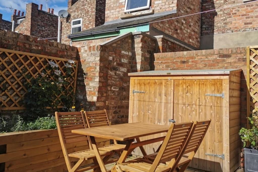 3 Bedroom Townhouse, Free Parking York Exterior foto